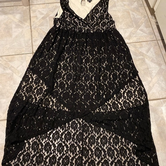 torrid Dresses & Skirts - B womens Torrid sleeveless stretch high low lined regular dress size 3